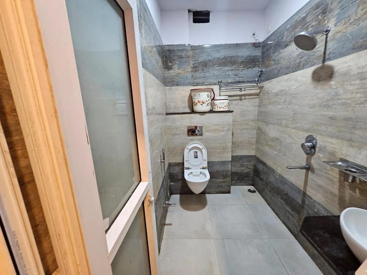 Hotel Aditya Inn Varanasi